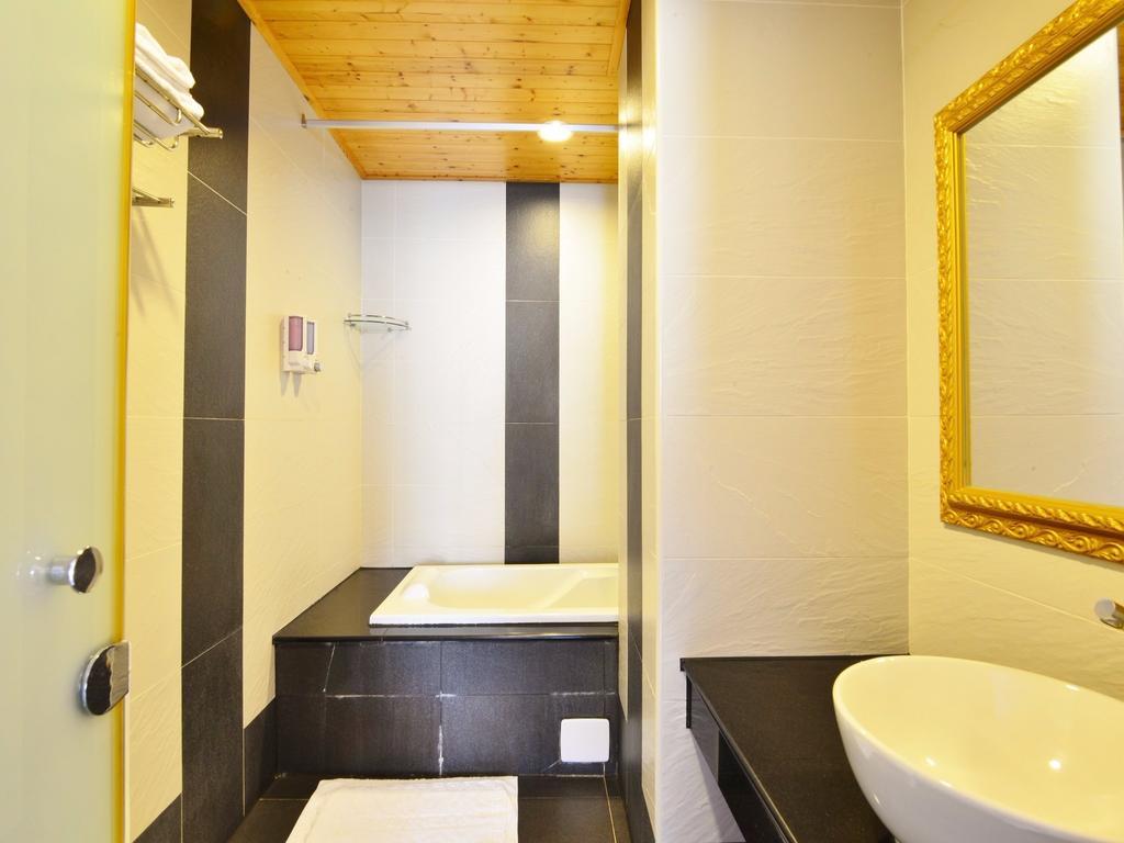 Tranquil Sea Vacation Hotel Vườn quốc gia Khẩn Đinh Ngoại thất bức ảnh